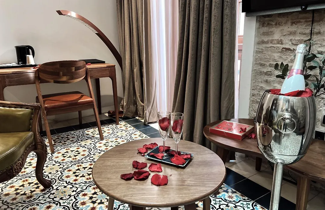 Anahita Boutique Hotel-1